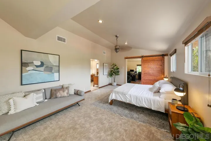 2566 Descanso Ln, El Cajon, California 92021