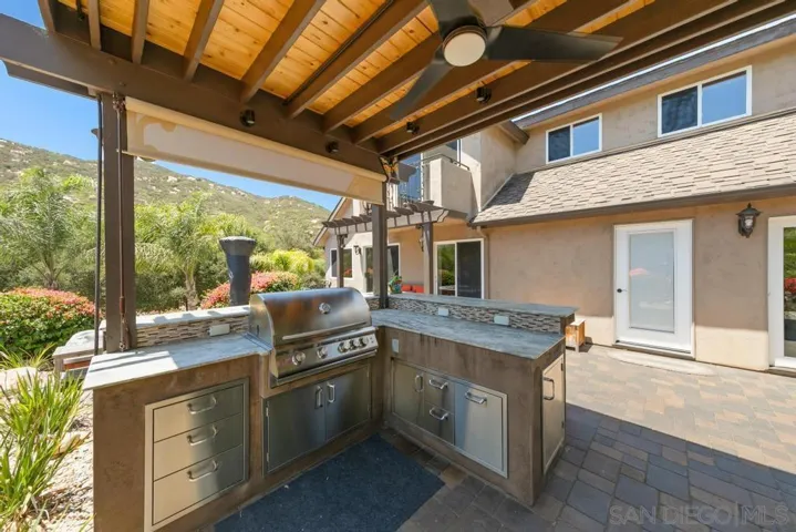 2566 Descanso Ln, El Cajon, California 92021