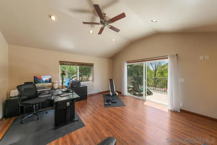 2566 Descanso Ln, El Cajon, California 92021