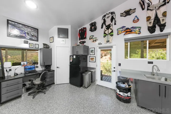 2566 Descanso Ln, El Cajon, California 92021