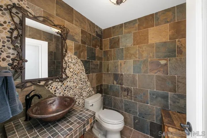 2566 Descanso Ln, El Cajon, California 92021