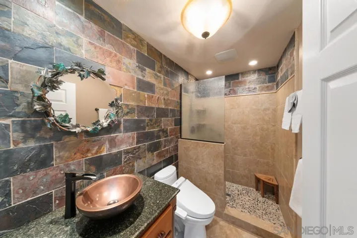 2566 Descanso Ln, El Cajon, California 92021