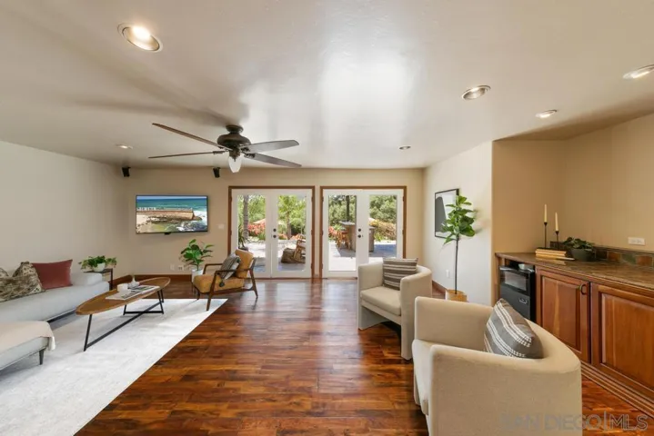 2566 Descanso Ln, El Cajon, California 92021