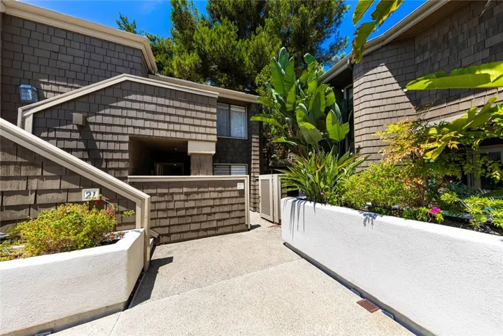 20 Sea Island Drive, Newport Beach, California 92660