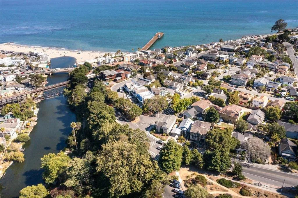 4980 Capitola Road, Capitola, California 95010 home-pic-33
