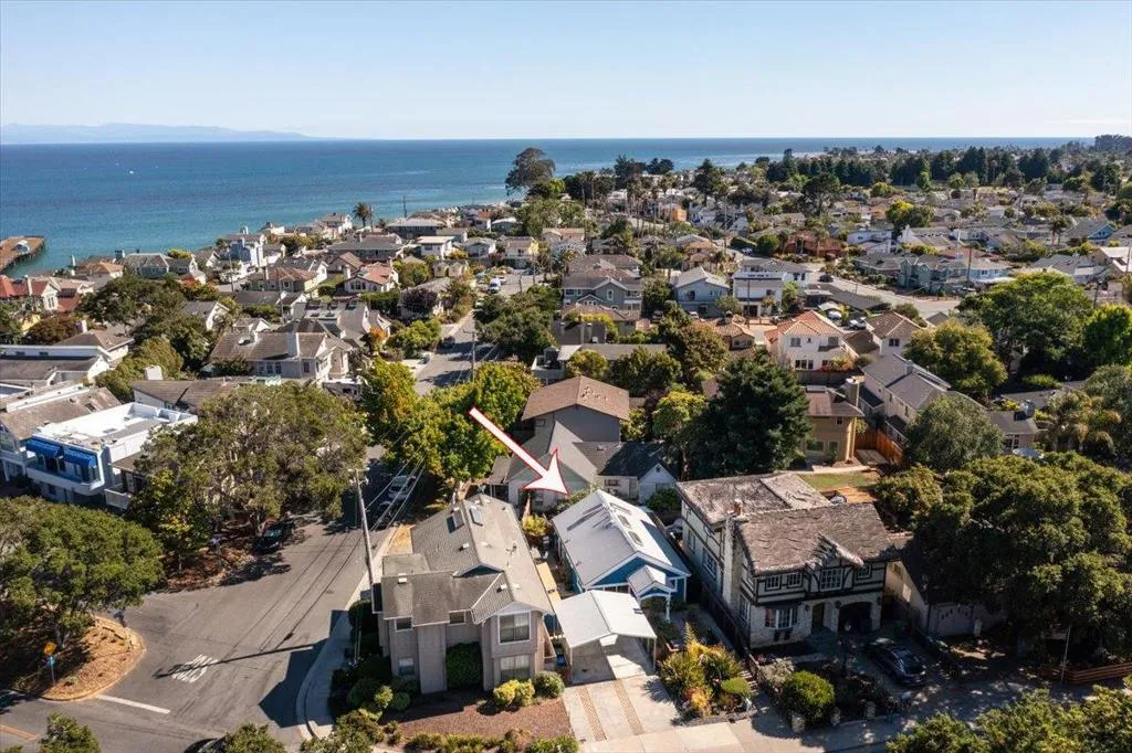 4980 Capitola Road, Capitola, California 95010 home-pic-0