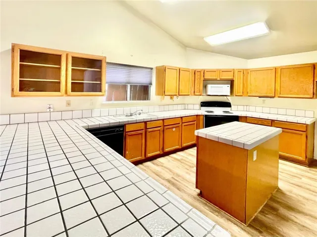 2381 Navajo Circle, Bishop, California 93514