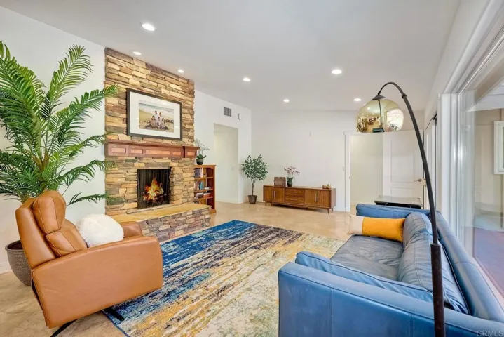 4190 Sunnyhill Drive, Carlsbad, California 92008