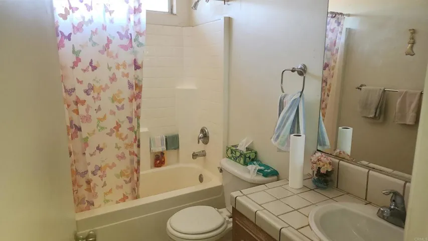 1220 Laity Court, Bakersfield, California 93306