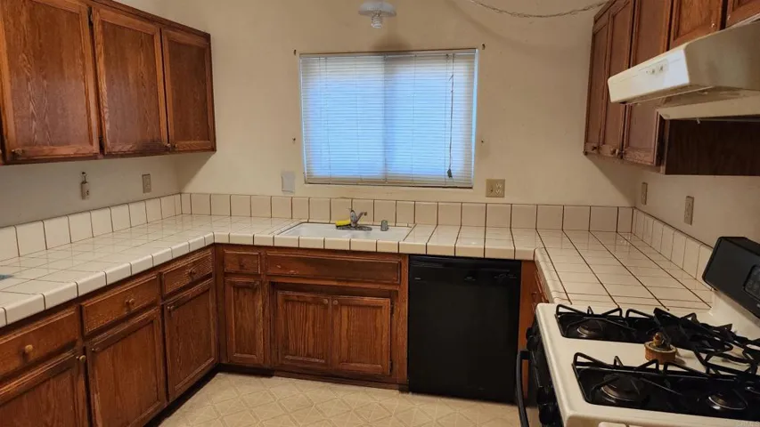 1220 Laity Court, Bakersfield, California 93306