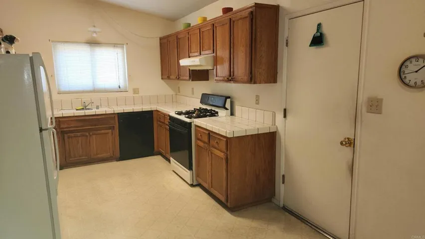 1220 Laity Court, Bakersfield, California 93306