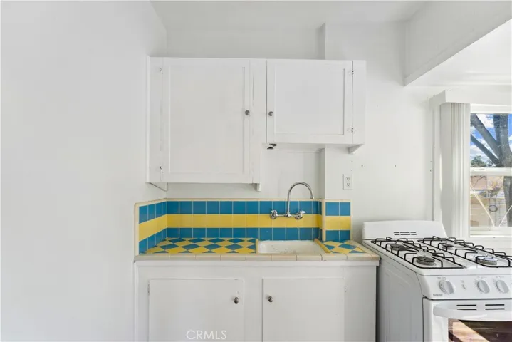 102 Parkwood Drive, Redlands, California 92373