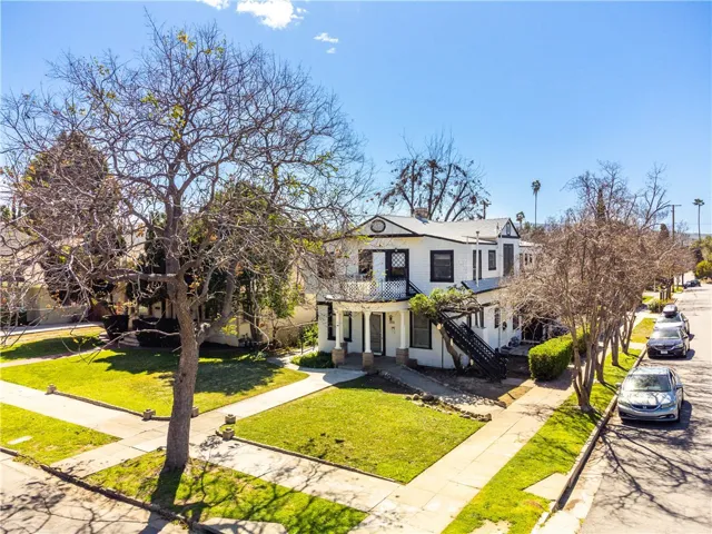 102 Parkwood Drive, Redlands, California 92373