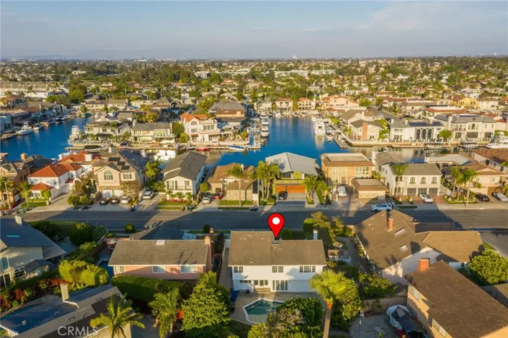 16681 Baruna Lane, Huntington Beach, California 92649