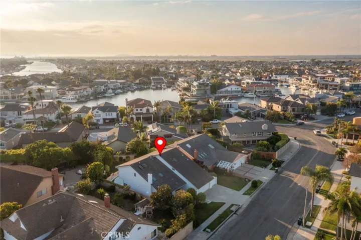 16681 Baruna Lane, Huntington Beach, California 92649