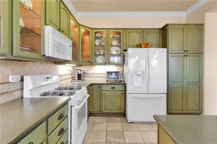 10686 Archerwill Road, Apple Valley, California 92308