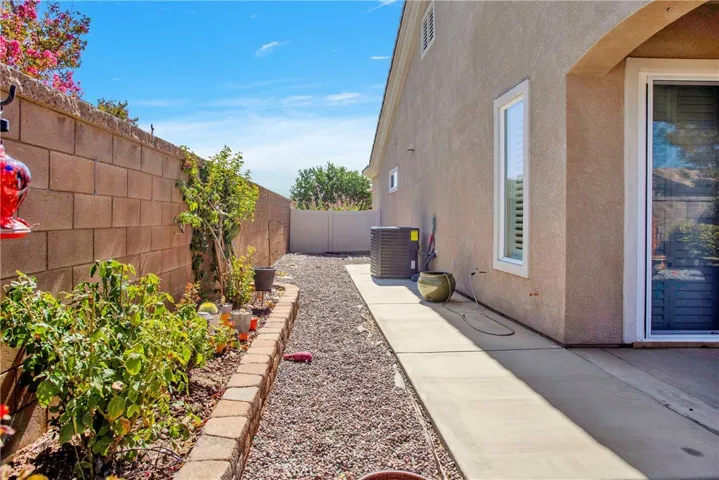 10686 Archerwill Road, Apple Valley, California 92308