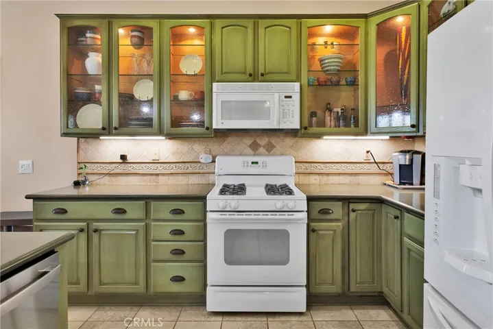 10686 Archerwill Road, Apple Valley, California 92308