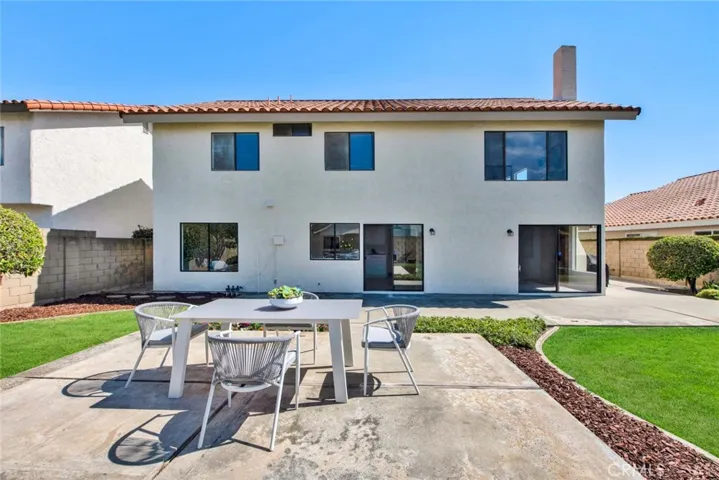 11177 Mcgee River Circle, Fountain Valley, California 92708