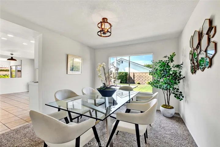 Open Floorpan, Dining Room area with Views to the Backyard!
