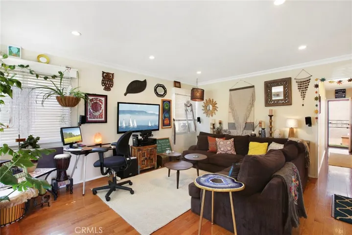 Front Unit - Living Room