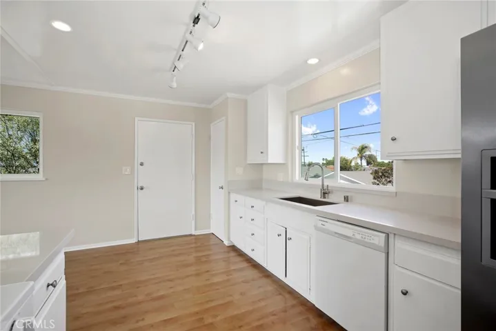 Back Unit - Kitchen