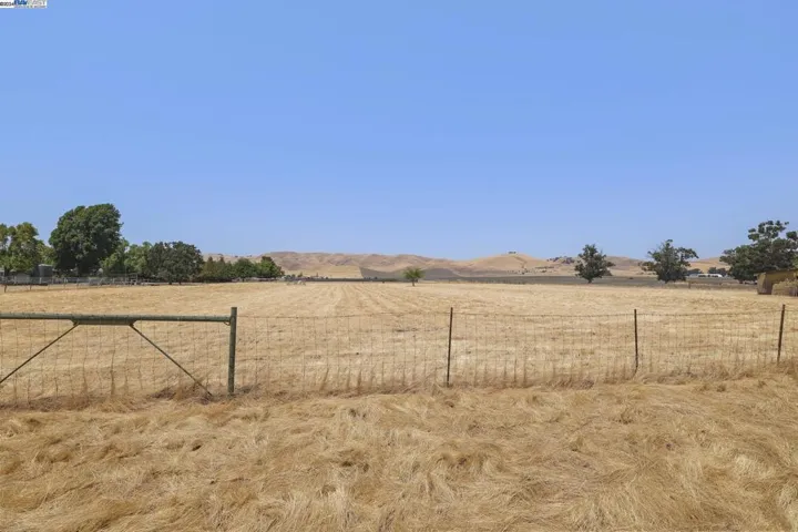 3220 May School Road, Livermore, California 94551