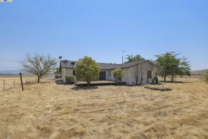 3220 May School Road, Livermore, California 94551