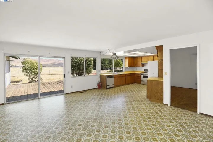 3220 May School Road, Livermore, California 94551