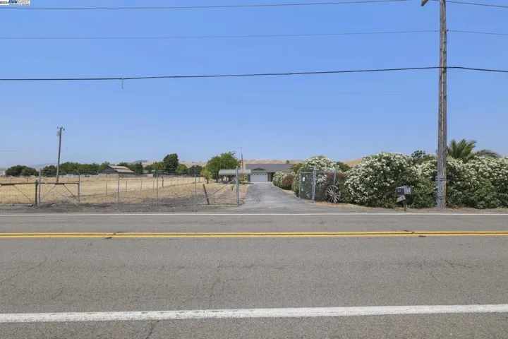 3220 May School Road, Livermore, California 94551