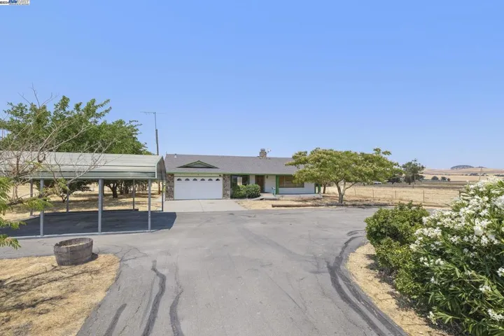3220 May School Road, Livermore, California 94551