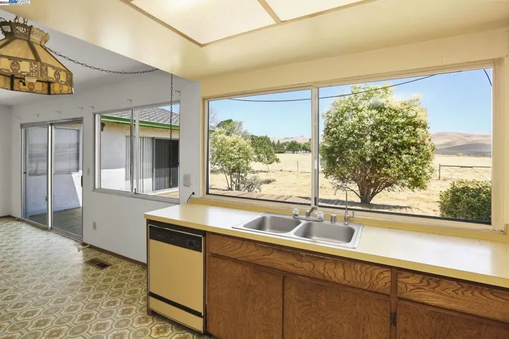 3220 May School Road, Livermore, California 94551