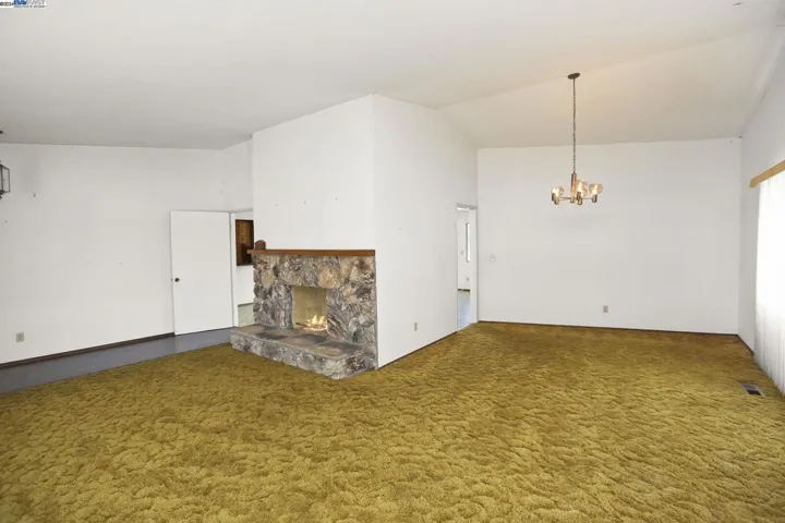 3220 May School Road, Livermore, California 94551