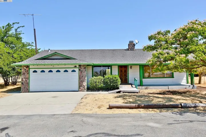 3220 May School Road, Livermore, California 94551