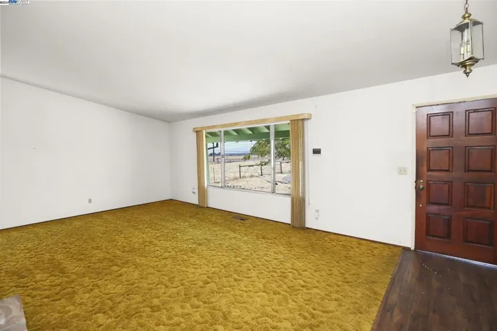 3220 May School Road, Livermore, California 94551