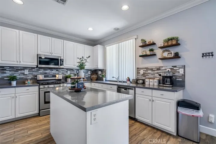 38894 Autumn Woods Road, Murrieta, California 92563