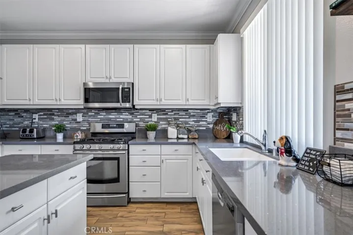 38894 Autumn Woods Road, Murrieta, California 92563