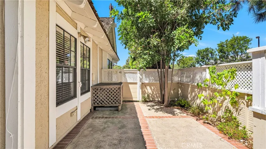 23 Agate, Irvine, California 92614