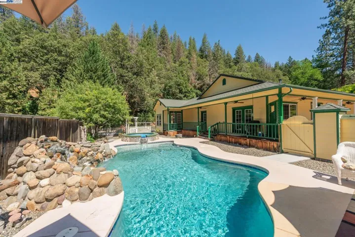 701 Reo Lane, Douglas City, California 96024