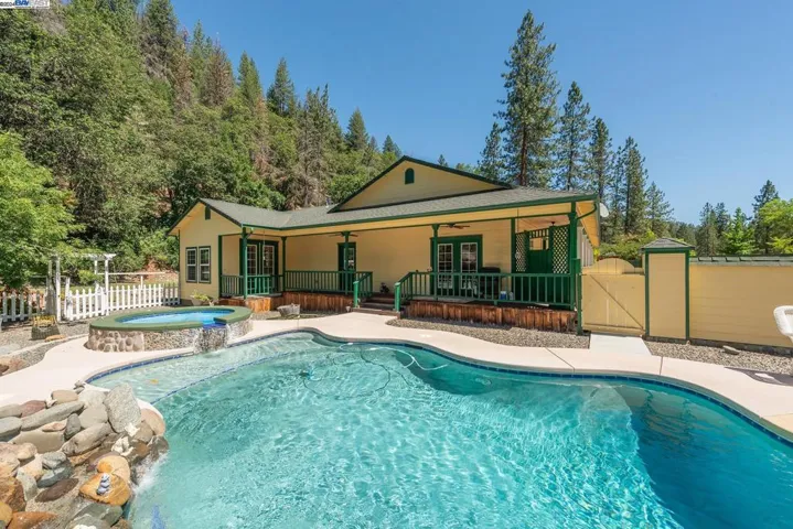 701 Reo Lane, Douglas City, California 96024