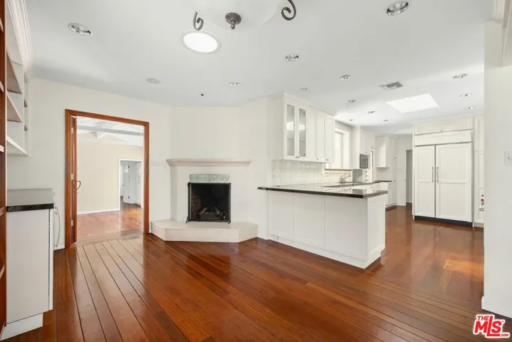 10274 Kincardine Avenue, Los Angeles, California 90064