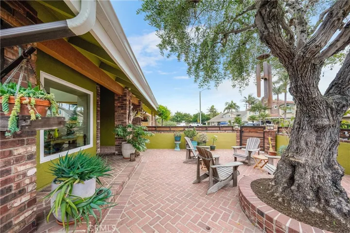 17831 Whitford Lane, Huntington Beach, California 92649