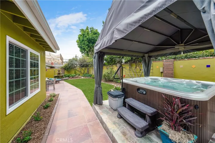 17831 Whitford Lane, Huntington Beach, California 92649