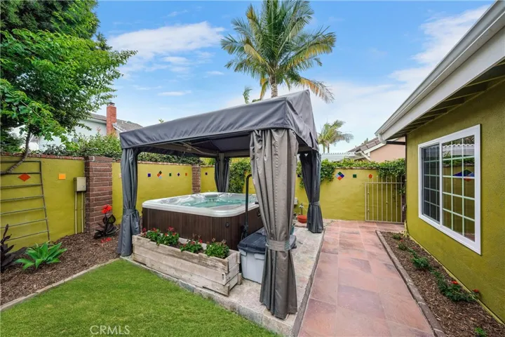 17831 Whitford Lane, Huntington Beach, California 92649