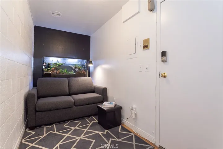 19018 Sherman Way 104, Reseda, California 91335