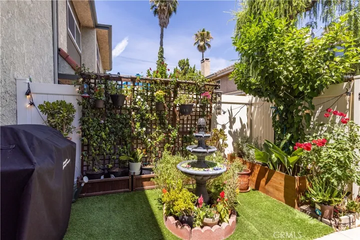 19018 Sherman Way 104, Reseda, California 91335
