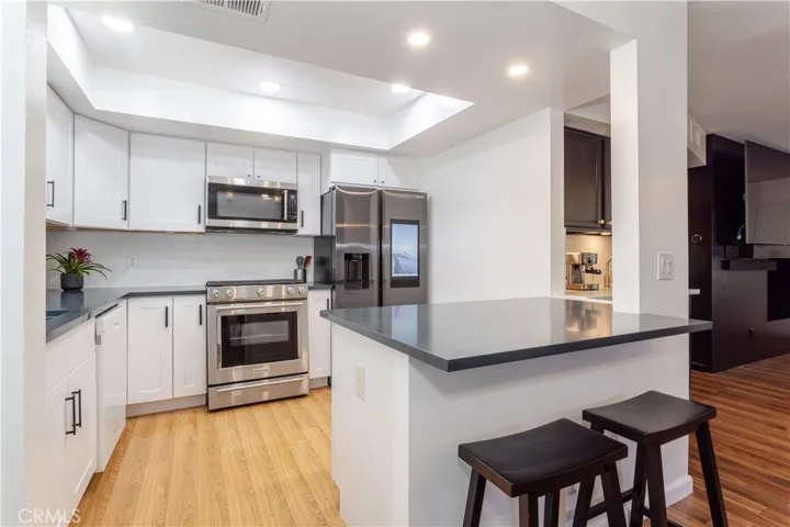 19018 Sherman Way 104, Reseda, California 91335