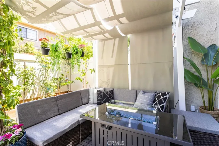 19018 Sherman Way 104, Reseda, California 91335