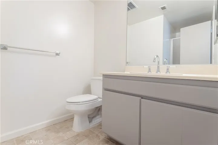 19018 Sherman Way 104, Reseda, California 91335