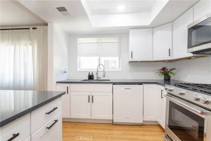 19018 Sherman Way 104, Reseda, California 91335